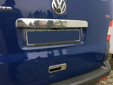 Накладка над номером двері Ляда (нерж) Transporter, Carmos - Турецька сталь для Volkswagen T5 2010-2015 рр — Volkswagen T5 2010-2015 гг. DianaParts