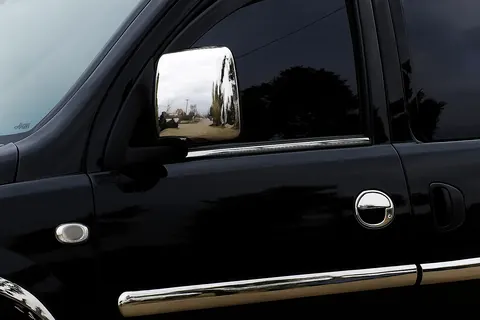 Молдинг дверний (4 шт, нерж.) для Opel Combo 2002-2012 рр — Opel Combo 2002–2012 гг. DianaParts