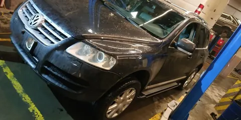 Бокові пороги Rainbow (2 шт., алюміній) для Volkswagen Touareg 2002-2010 рр — Volkswagen Touareg 2002–2010 гг. DianaParts