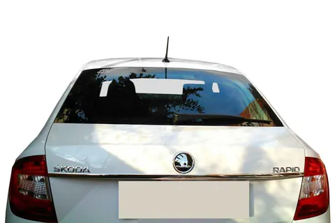 Хром планка над номером Tit-design (нерж.) для Skoda Rapid 2012-2019 рр — Skoda Rapid 2012-2019 гг. DianaParts