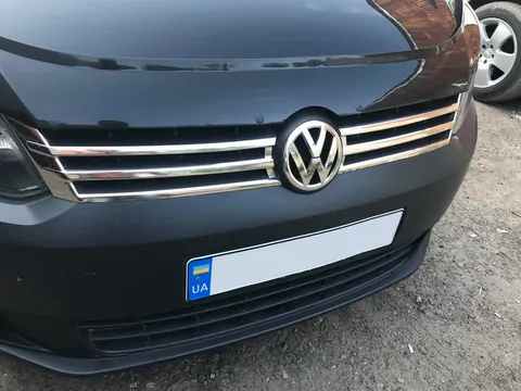 Накладки на решітку (2 шт, нерж) Carmos - Турецька сталь для Volkswagen Caddy 2010-2015 рр — Volkswagen Caddy 2010-2015 гг. DianaParts