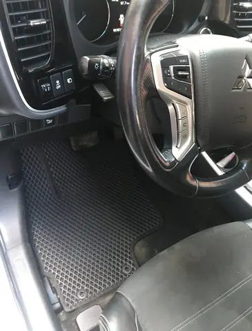 Килимки EVA P-HEV (чорні) для Mitsubishi Outlander 2012-2021 рр — Mitsubishi Outlander 2012-2021 гг. DianaParts
