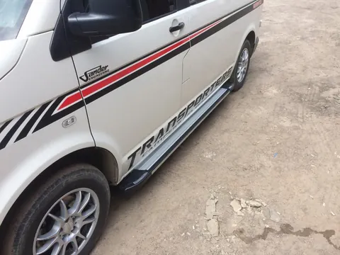 Бокові пороги Rainbow (2 шт., алюм) Коротка база для Volkswagen T5 2010-2015 рр — Volkswagen T5 2010-2015 гг. DianaParts