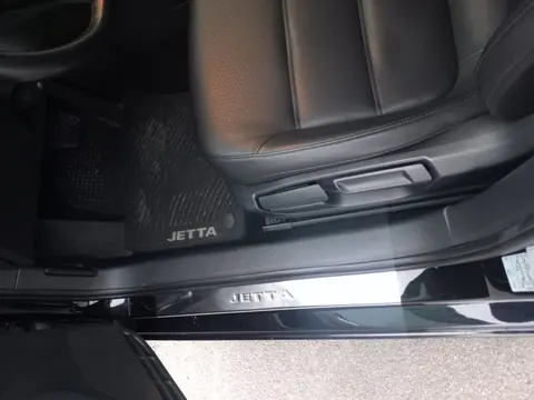 Накладки на пороги Carmos V2 (4 шт, нерж) для Volkswagen Jetta 2011-2018 рр — Volkswagen Jetta 2011-2018 гг. DianaParts