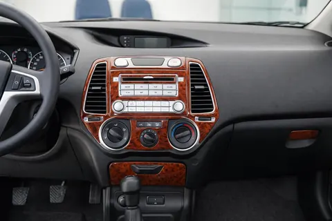 Накладки на панель Карбон для Hyundai I-20 2012-2014 рр — Hyundai I-20 2012-2014 гг. DianaParts