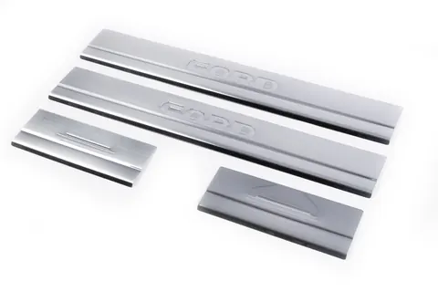 Накладки на пороги Carmos V1 (4 шт, нерж.) для Ford Kuga 2008-2013 рр — Ford Kuga 2008-2013 гг. DianaParts