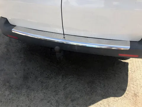 Накладка на задній бампер Carmos V1 (2 двері, сталь) для Volkswagen T6 2015-2024 рр — Volkswagen T6 2015-2024 гг. DianaParts