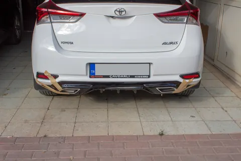 Дифузор на задній бампер (2016-2018, під фарбування) для Toyota Auris рр — Toyota Auris 2012-2018 гг. DianaParts