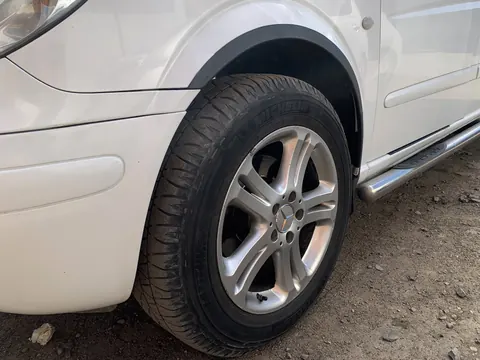 Накладки на арки (4 шт, чорні) для Mercedes Vito W639 2004-2014 рр — Mercedes Vito W639 2004-2014 гг. DianaParts