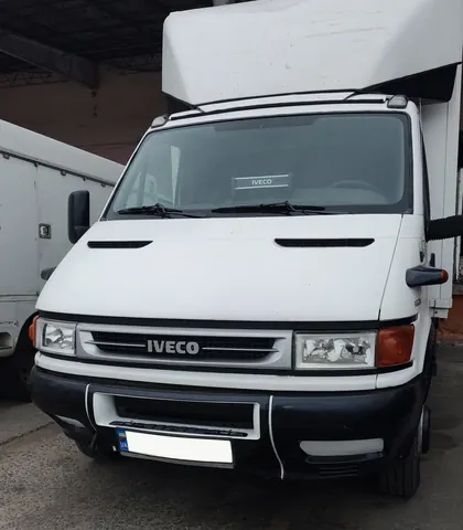 Зимова накладка на решітку Глянцева для Iveco Daily 1999-2006 рр — Iveco Daily 1999-2006 гг. DianaParts