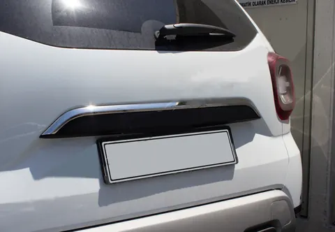 Накладка над номером (нерж) для Dacia Duster 2018-2024 рр — Dacia Duster 2018-2024 гг. DianaParts