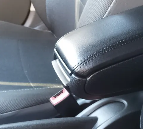 Підлокітник (в підстаканник) для Seat Ibiza 2010-2017 рр — Seat Ibiza 2010-2017 гг. DianaParts