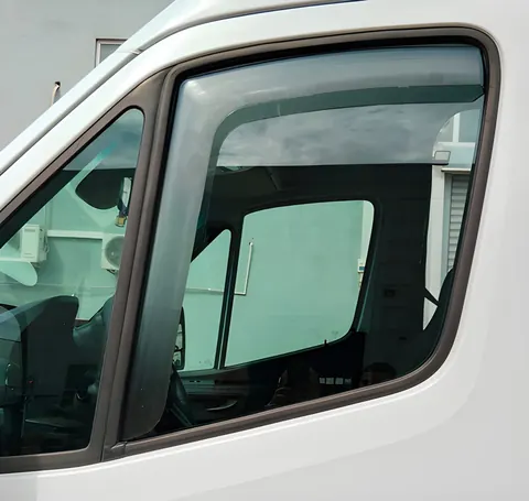 Вітровики вставні (напівпрозорі, 2 шт., Cagatay) для Mercedes Sprinter W907/W910 2018- рр — Mercedes Sprinter W907/W910 2018- гг. DianaParts