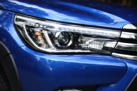 Передні фари ОЕМ V1 2015-2019 (LED, 2 шт) для Toyota Hilux 2015- рр — Toyota Hilux 2015- гг. DianaParts