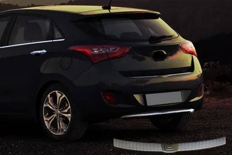 Накладка на задній бампер верхня (HB, нерж) для Hyundai I-30 2012-2017 рр — Hyundai I-30 2012-2017 гг. DianaParts