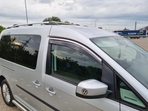 Вітровики з хромованим молдингом (2 шт, Niken) для Volkswagen Caddy 2004-2010 рр — Volkswagen Caddy 2004-2010 гг. DianaParts