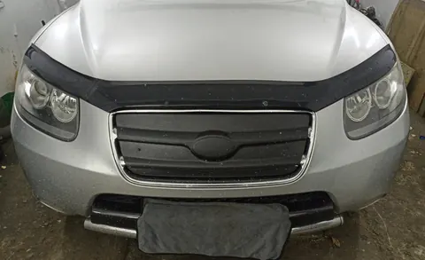Зимова решітка 2005-2010 (верхня) Матова для Hyundai Santa Fe 2 рр — Hyundai Santa Fe 2 2006-2012 гг. DianaParts