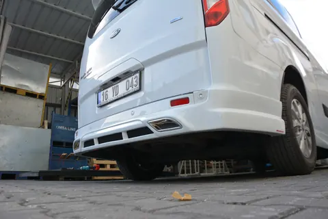 Накладка на задній бампер (під фарбування) для Ford Custom 2013-2022 рр — Ford Custom 2013-2022 гг. DianaParts