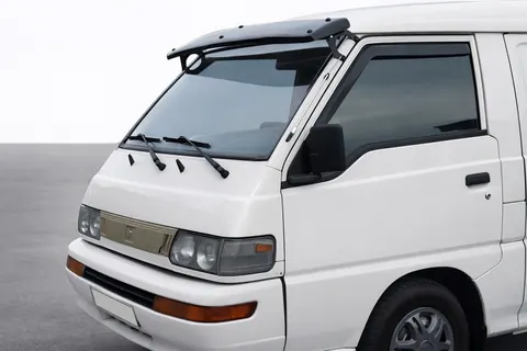 Козирьок на лобове скло для Mitsubishi L300 1986-2013 рр — Mitsubishi L300 1986-2013 гг. DianaParts
