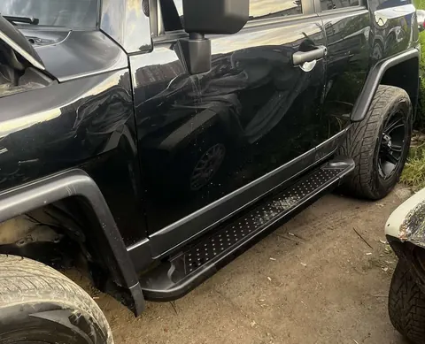 Бокові пороги Allmond Black (2 шт., алюм) для Toyota FJ Cruiser 2006-2022 рр — Toyota FJ Cruiser 2006-2022 гг. DianaParts