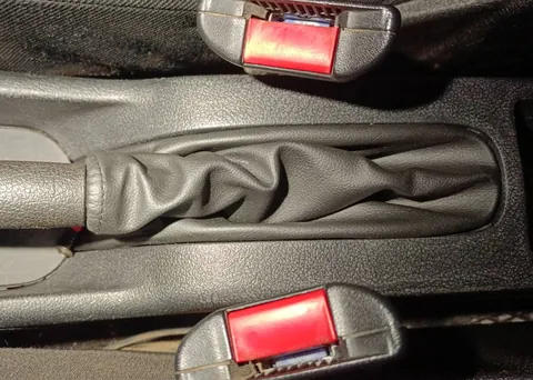 Чохол ручного тормозу (з рамкою) для Opel Astra G classic 1998-2012 рр — Opel Astra G classic 1998-2012 гг. DianaParts