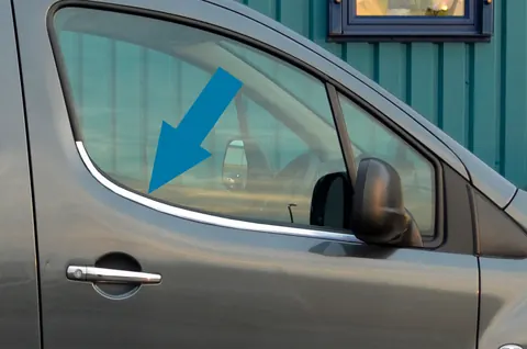 Окантовка вікон (2 шт., нерж) Carmos - Турецька сталь для Peugeot Partner Tepee 2008-2018 рр — Peugeot Partner Tepee 2008-2018 гг. DianaParts