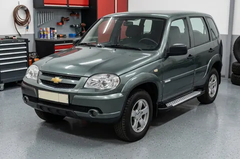 Бокові пороги Allmond Grey (2 шт., алюміній) для Chevrolet Niva 1998-2020 рр — Chevrolet Niva 1998-2020 гг. DianaParts