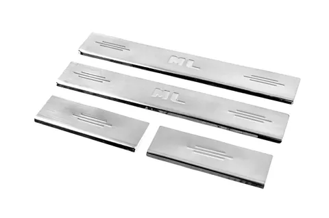 Накладки на пороги Carmos V2 (4 шт, нерж.) для Mercedes ML W164 2005-2011 рр — Mercedes ML W164 2005-2011 гг. DianaParts