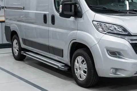 Бокові пороги Rainbow (2 шт., алюміній) Коротка база для Peugeot Boxer 2006-2025 рр — Peugeot Boxer 2006-2025 гг. DianaParts