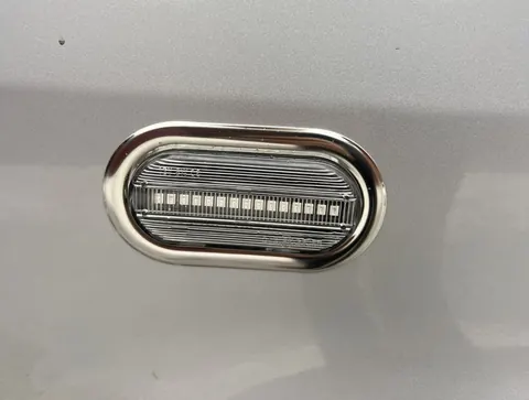 Хром накладки на поворотники (2 шт., нерж) для Volkswagen T5 Multivan 2003-2010 рр — Volkswagen T5 Multivan 2003–2010 гг. DianaParts
