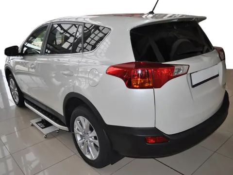 Бокові пороги Fullmond (2 шт., алюм) для Toyota Rav 4 2013-2018 рр — Toyota Rav 4 2013-2018 гг. DianaParts