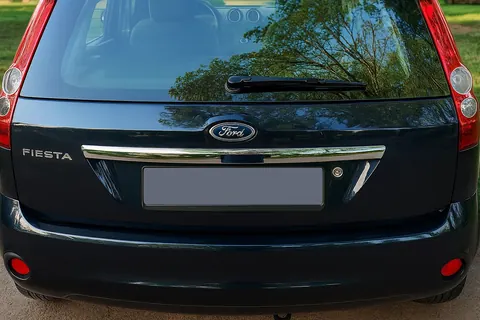Накладка над номером (нерж.) OmsaLine - Італійська нержавійка для Ford Fiesta 2002-2008 рр — Ford Fiesta 2002-2008 гг. DianaParts