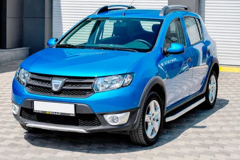 Бокові пороги Fullmond (2 шт., алюміній) для Renault Sandero 2013-2022 рр — Renault Sandero 2013-2022 гг. DianaParts
