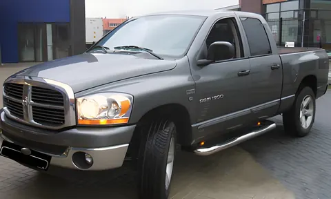Бічні труби кутові (2 шт., нерж) для Dodge RAM (DT) 2018- рр — Dodge RAM (DT) 2018– гг. DianaParts