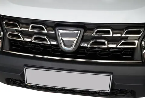Смужка на решітку радіатора 2014-2018 (нерж.) для Dacia Duster рр — Dacia Duster 2008-2018 гг. DianaParts