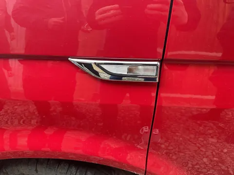 Накладки на повторювачі 2015-2019 (2 шт., пласт) для Volkswagen T6 рр — Volkswagen T6 2015-2024 гг. DianaParts