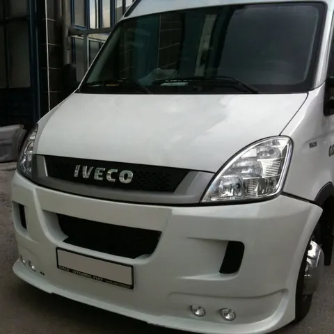 Накладка на передній бампер (під фарбування) для Iveco Daily 2006-2014 рр — Iveco Daily 2006-2014 гг. DianaParts