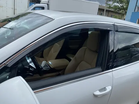 Вітровики з хром смужкою (4 шт, HIC) для Porsche Cayenne 2010-2017 рр — Porsche Cayenne 2010-2017 гг. DianaParts