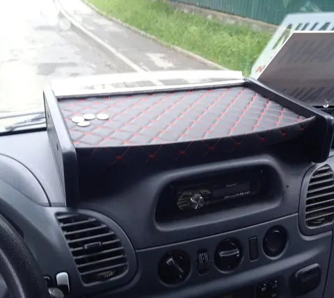 Полиця на панель (2000-2006, Чорна з червоною ниткою) CDI для Mercedes Sprinter W901/902/903/904/905 рр — Mercedes Sprinter W901/902/903/904/905 1995–2006 гг. DianaParts
