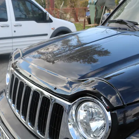 Дефлектор капота (EuroCap) для Jeep Cherokee/Liberty 2002-2007 рр — Jeep Cherokee/Liberty 2002-2007 гг. DianaParts