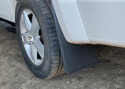 Задні бризковики (2 шт.) для Volkswagen Amarok 2010-2022 рр — Volkswagen Amarok 2010-2022 гг. DianaParts