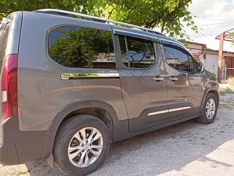 Молдинги здвіжної дверки (2 шт., нерж) для Peugeot Partner/Rifter 2019- рр — Peugeot Partner/Rifter 2019- гг. DianaParts