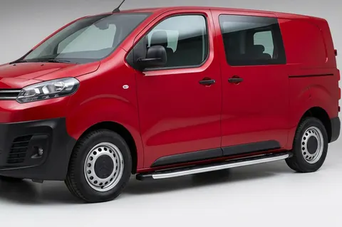 Бокові пороги Fullmond (2 шт., алюм.) XS – Коротка база для Peugeot Expert 2017- рр — Peugeot Expert 2017- гг. DianaParts
