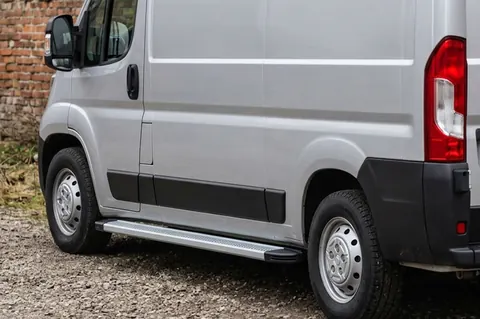 Бокові пороги Maya V2 (2 шт., алюміній) Коротка база для Fiat Ducato 2006-2025 рр — Fiat Ducato 2006-2025 гг. DianaParts