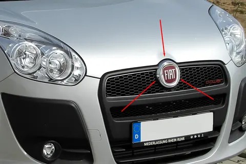 Хром підставка під передню емблему (нерж) для Fiat Doblo II 2010-2022 рр — Fiat Doblo II 2010-2022 гг. DianaParts