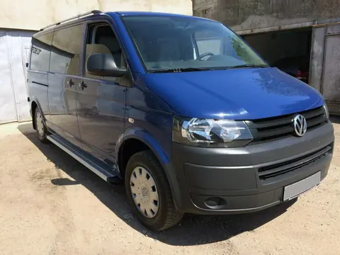 Бокові пороги Maya V2 (2 шт., алюміній) Коротка база для Volkswagen T6 2015-2024 рр — Volkswagen T6 2015-2024 гг. DianaParts