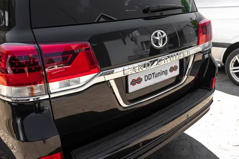 Підставка під номер стандарт Чорна для Toyota Land Cruiser 200 2007-2021 рр — Toyota Land Cruiser 200 2007-2021 гг. DianaParts