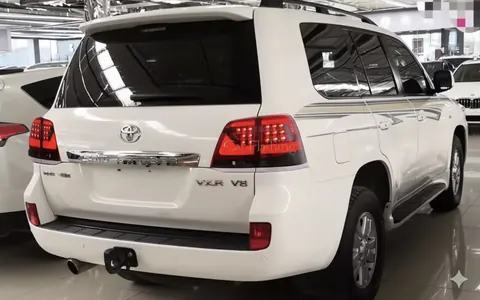 Задні ліхтарі 2007-2015 V1 (дизайн 2016-2026) для Toyota Land Cruiser 200 2007-2021 рр — Toyota Land Cruiser 200 2007-2021 гг. DianaParts