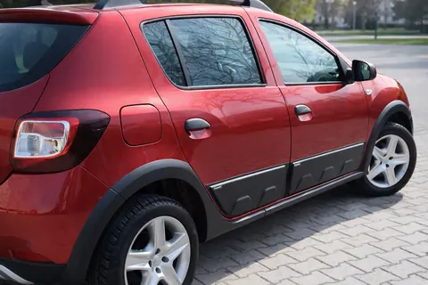 Молдинги (4 шт, ABS) для Dacia Sandero 2013-2020 рр — Dacia Sandero 2013-2020 гг. DianaParts