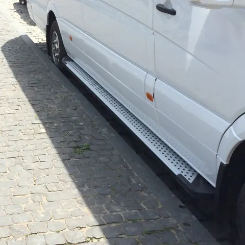 Бокові пороги Allmond Grey (2 шт., алюм) Середня база для Volkswagen Crafter 2006-2016 рр — Volkswagen Crafter 2006-2016 гг. DianaParts